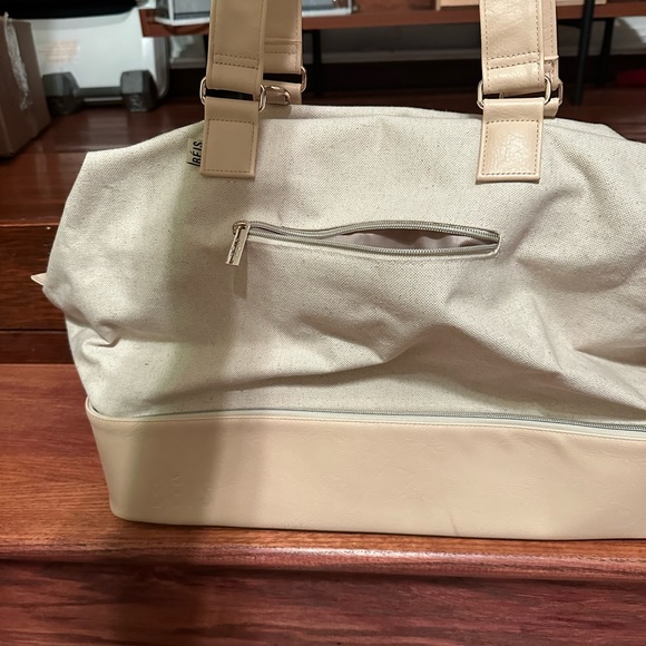 Beis Weekender Beige - Picture 4 of 8